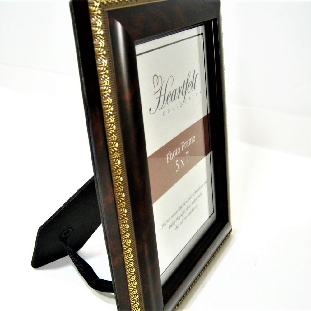 𝅺Cherry Wood Gold Embossed Photo Frame picture holder for 5x7 photo- New - Picture 3 of 5